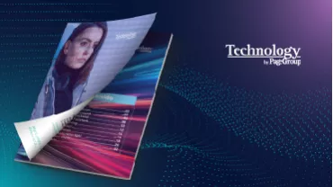 Portada de revista tecnológica con diseño moderno y futurista.