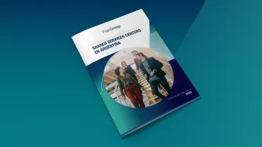Libro titulado 'Shared Services Centers en Argentina' sobre fondo azul.