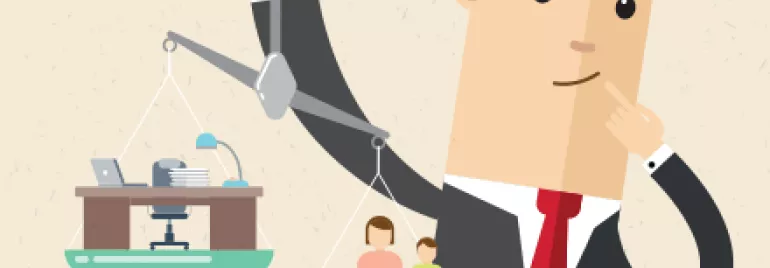 Ilustración de un hombre sosteniendo una balanza con una oficina y una familia en cada lado.